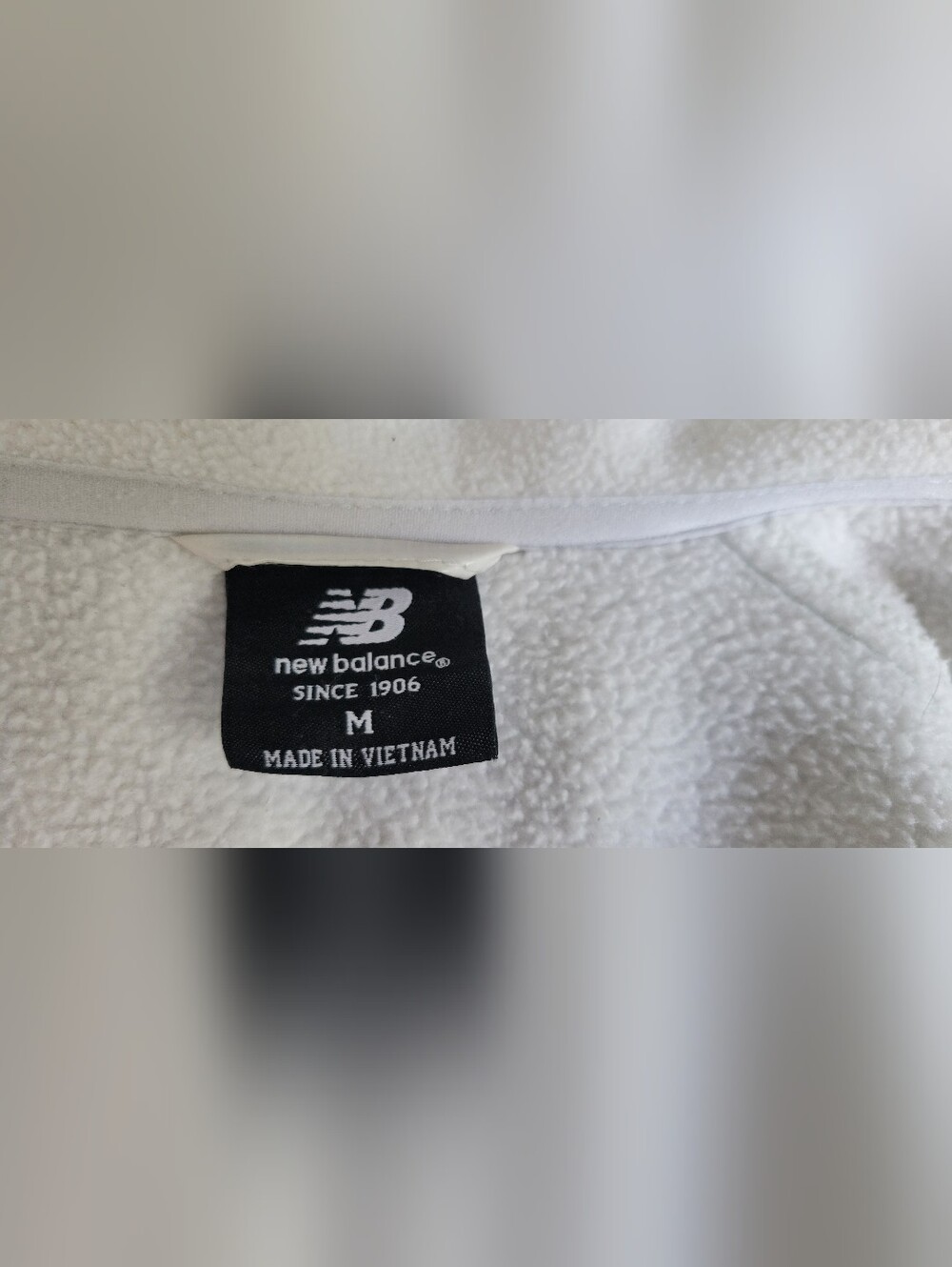 New Balance M White Fleece Hybrid Jacket Activewear Athleisure Gorpcore - Picture 3 of 9